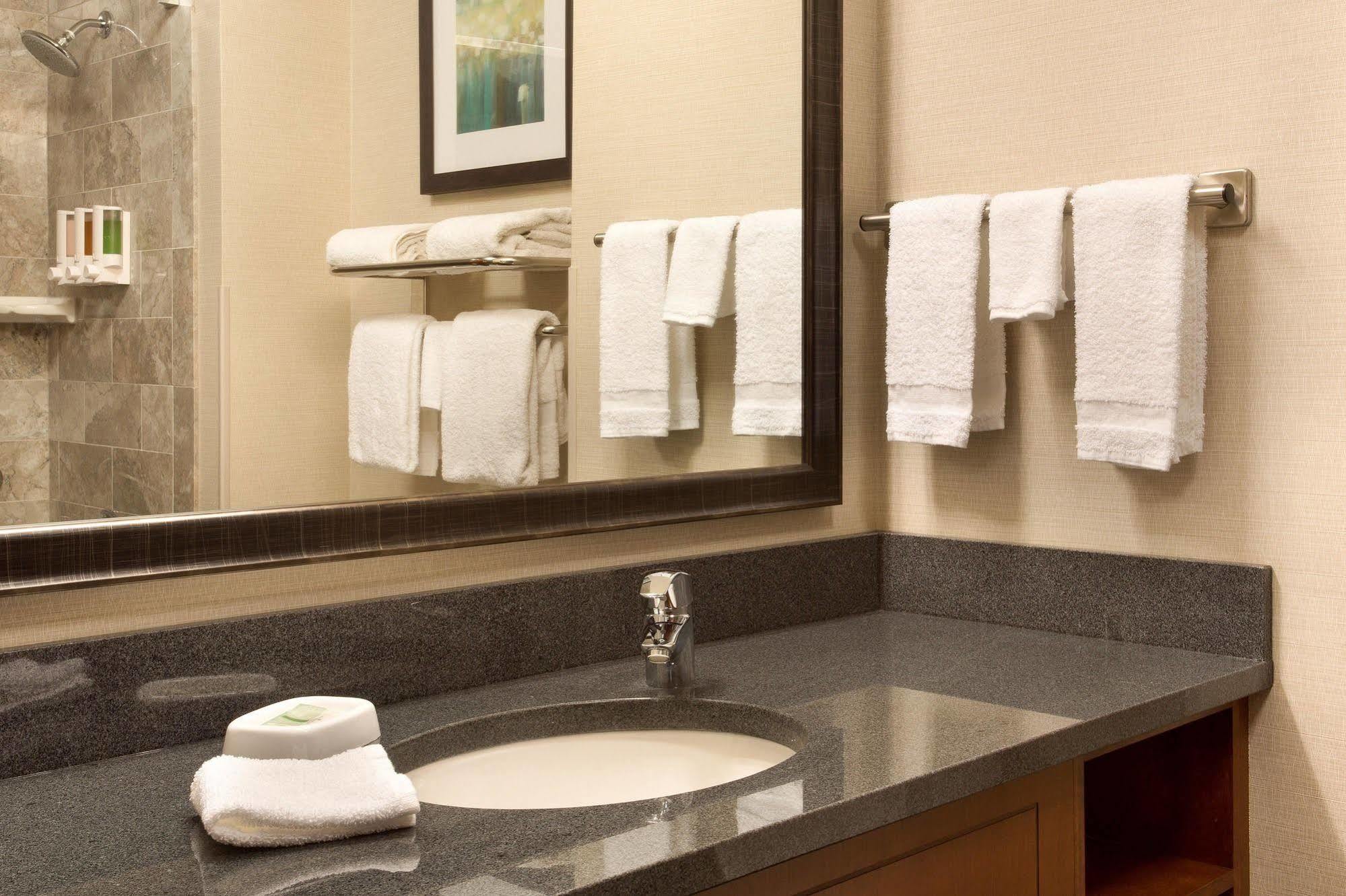 Drury Inn & Suites Burlington Dış mekan fotoğraf